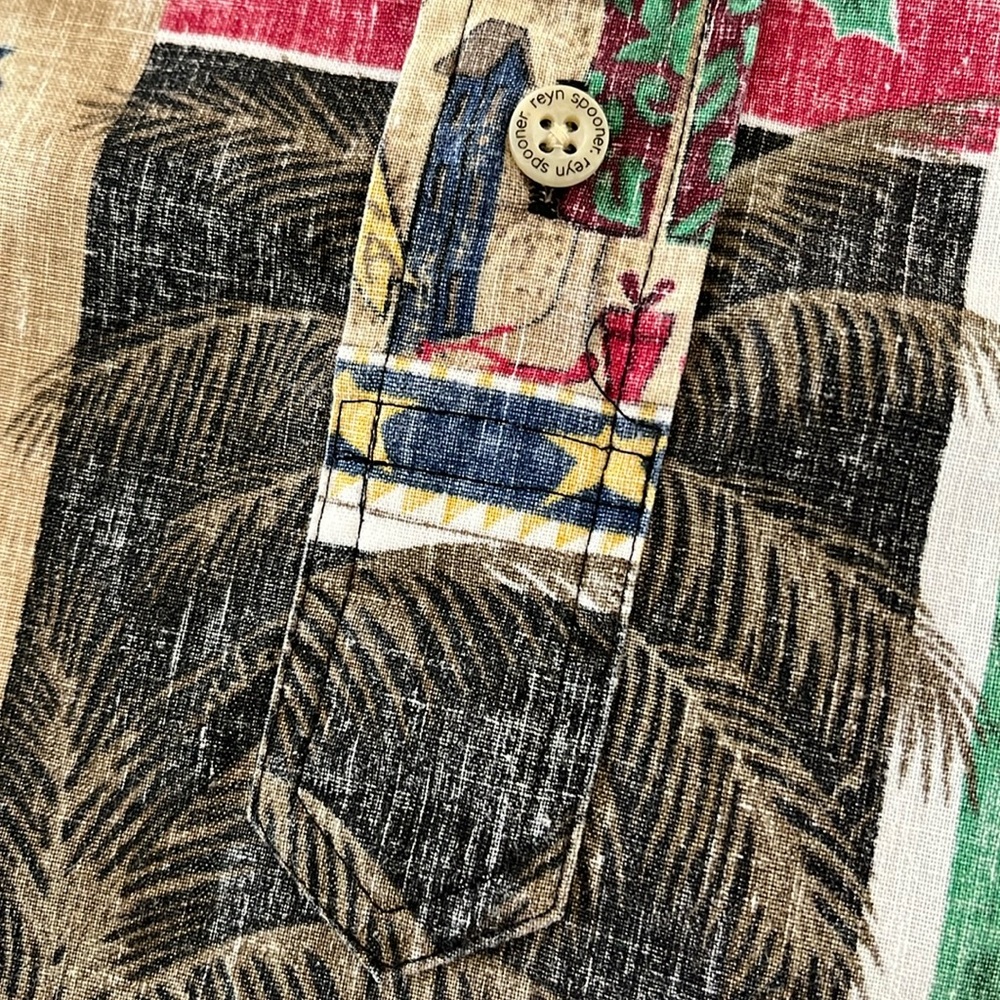 Vintage Reyn Spooner Christmas Hawaiian shirt - Picture 5 of 9